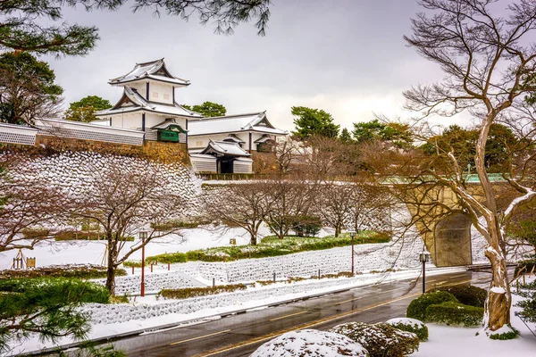 Kanazawa, Japão no castelo no inverno — Fotografia de Stock