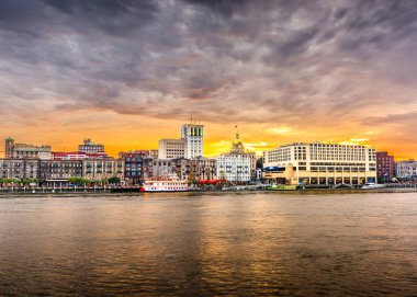 Savannah, Georgia, Abd silüeti Savannah Nehri üzerinde 