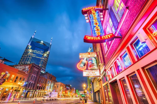 Lower Broadway honky tonks Nashville, Tennessee — Stockfoto