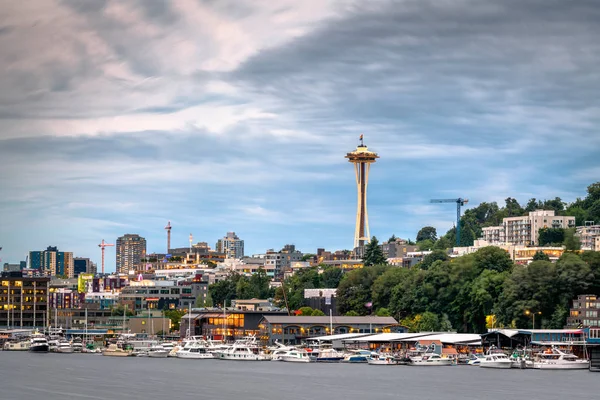 Seattle, Washington, Estados Unidos skyline en Lake Union — Foto de Stock