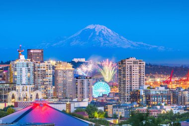 Seattle, Washington, ABD şehir merkezi silueti Rainier 