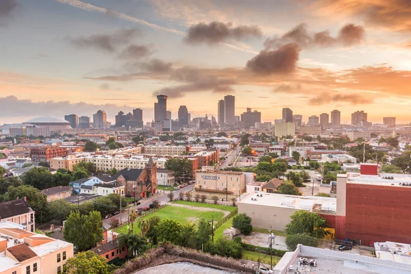 De skyline van de binnenstad stad van de New Orleans (Louisiana). — Stockfoto