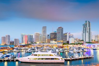 Miami, Florida, ABD şehir merkezi silueti 