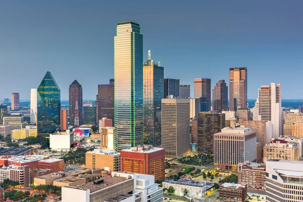 Dallas, Texas, USA Skyline en el crepúsculo —  Fotos de Stock