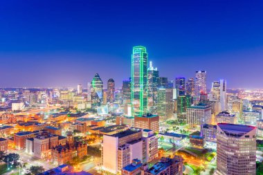 Dallas, Teksas, Usa Skyline Alacakaranlıkta