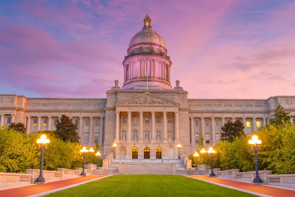 Frankfort Kentucky Usa Kentucky State Capitoliummal Alkonyatkor — Stock Fotó