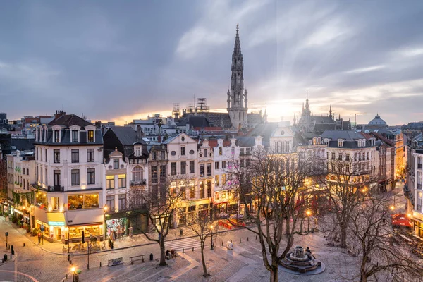 Brussel Plaza Skyline Met Toren Van Het Stadhuis Schemering — Stockfoto