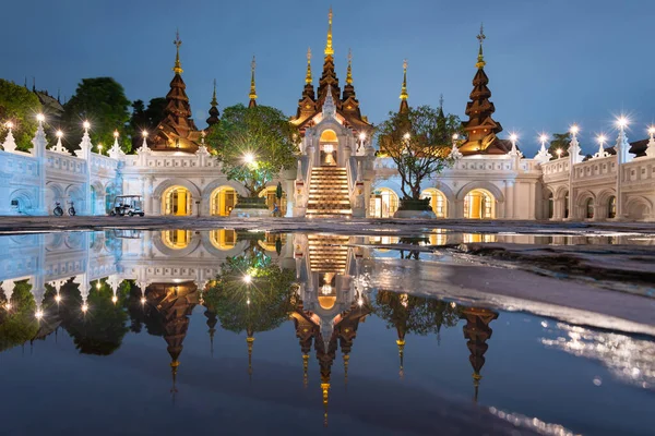 Chiang Mai Tailândia Arquitetura Tradicional Entardecer — Fotografia de Stock