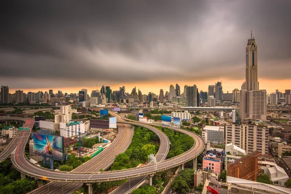Bangkok Tailândia Cidade Urbana Torres Escritórios Entardecer — Fotografia de Stock