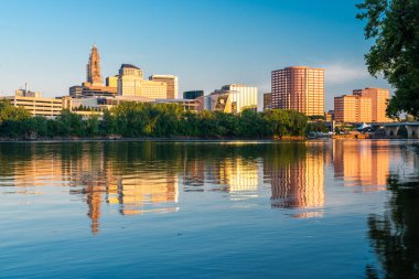 Hartford, Connecticut, ABD şehir merkezi silueti.
