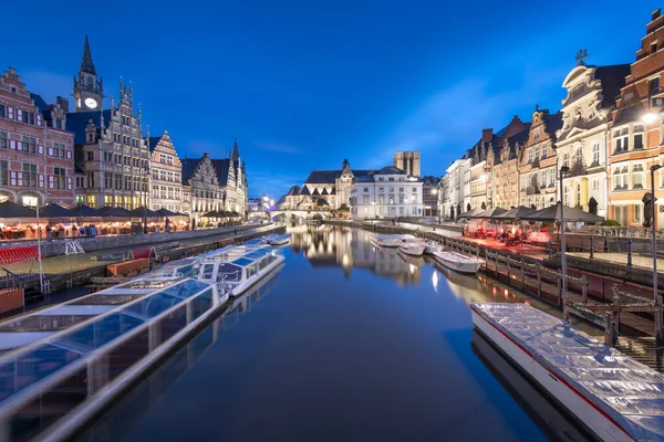 Gent Belgiens Gamla Stadsbild Och Flodbåtar Från Graslei Skymningen — Stockfoto