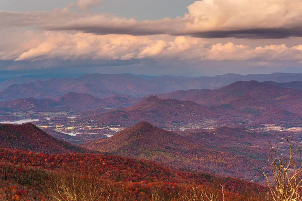 Blue Ridge Mountains při západu slunce v severní Georgii — Stock fotografie