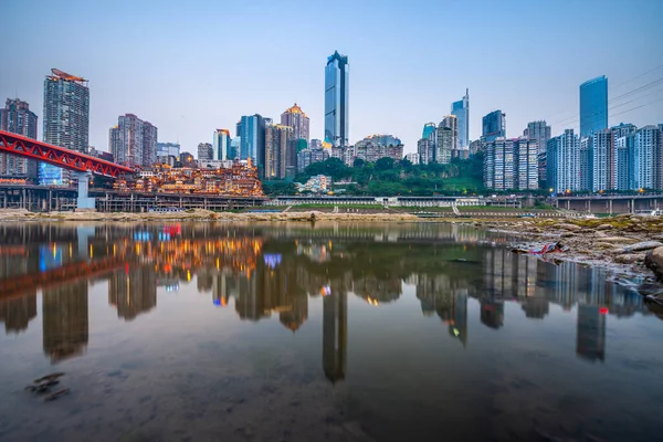 Chongqing China Skyline Jialing Rivier Schemering — Stockfoto