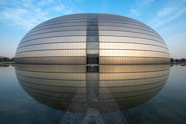 中国北京 2014年6月24日 国家表演艺术中心 当剧场于2007年完工时 这种未来主义的设计引起了争议 — 图库照片