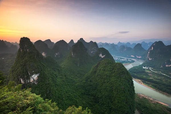 Krajobraz Górski Krasu Nad Rzeką Xingping Prowincja Guangxi Chiny — Zdjęcie stockowe