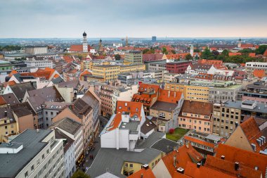 Augsburg, Almanya 'nın çatı manzarası.