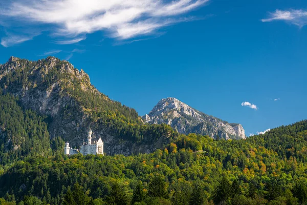 Замок Нойшванштайн Баварских Альпах Германии — стоковое фото