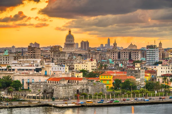 Havanna Kubas Skyline Der Innenstadt Der Abenddämmerung — Stockfoto