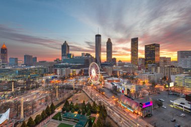 Atlanta, Georgia, ABD alacakaranlıkta ufuk çizgisi.