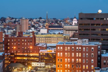 Portland, Maine, ABD şehir merkezi silueti.