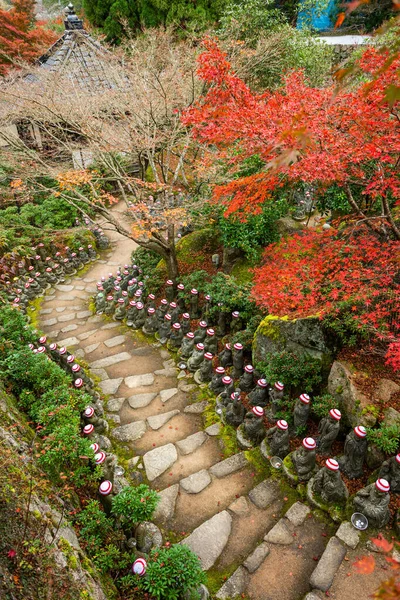 宫岛岛 佛陀在广岛 日本排在大圣院在寺院的通路 — 图库照片