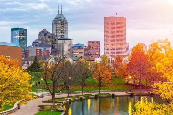 Indianapolis Indiana Usa Promenade Fluviale Skyline Crépuscule Dans Soirée — Photo