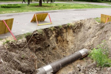 kanalizasyon boru, yasak bölge, trafik kısıtlama için delik kazdık