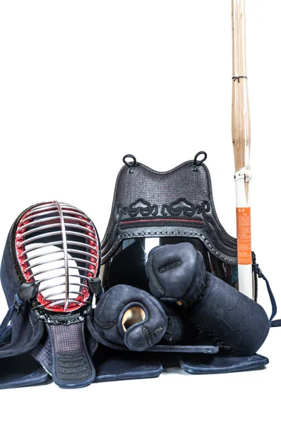 剣道剣道トレーニング クローズ アップの防具 と竹剣 — ストック写真