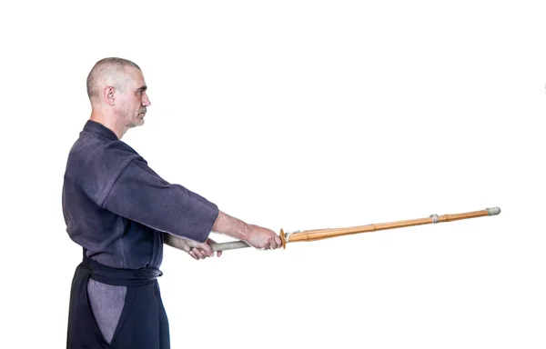 Zwaardvechter Een Aanvallende Positie Kamae Met Bamboe Zwaard Sinaï Voor — Stockfoto