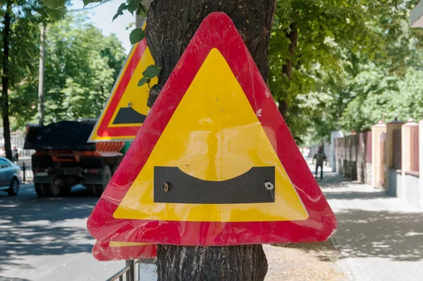 Geçici Sarı Yol Işaretleri Onarım Çalışmaları Hakkında Uyarı — Stok fotoğraf