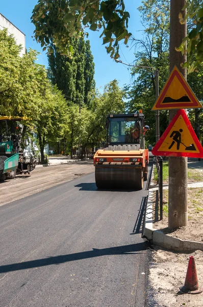 Piling Drogich Nowego Asfaltu Mieście Obrazek Stockowy