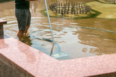 Şehir Parkı Çeşme temizlemek