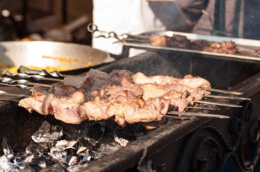 Izgara et pişirme işlemi