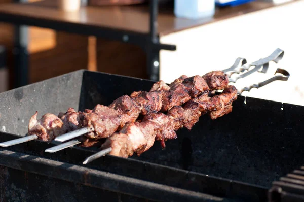 The process of making barbecue grilled meat — Stock Photo, Image