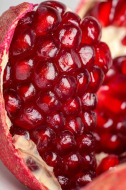 Kırmızı nar tanelerini yakından çekelim. Nar Nar Doğal Ürünleri