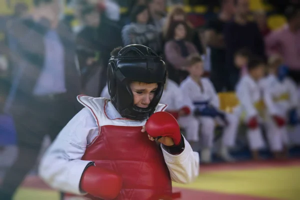 Chłopiec Konkurencji Karate Kimono Jest Płacz Przegrał Został Ranny — Zdjęcie stockowe