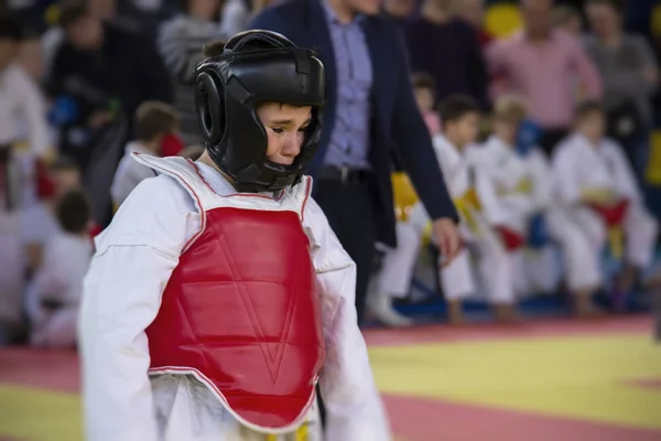 Chłopiec Konkurencji Karate Kimono Jest Płacz Przegrał Został Ranny — Zdjęcie stockowe