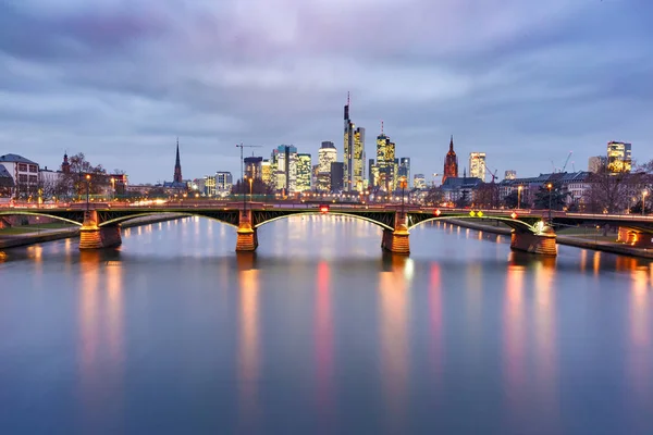 Notte Francoforte sul Meno, Germania — Foto Stock