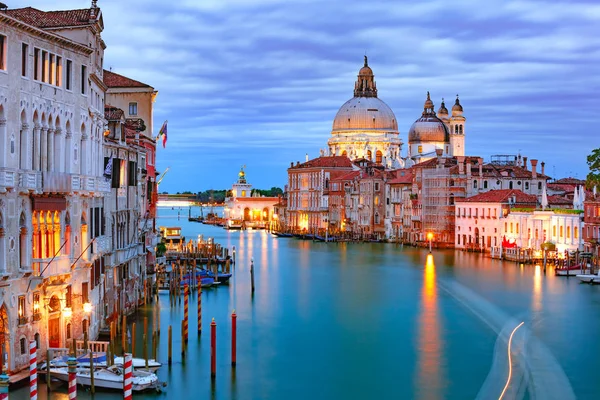 Grande Canal à noite em Veneza, Itália — Fotografia de Stock