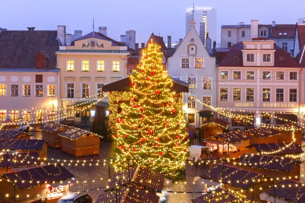 Рождественский рынок в Таллинне — стоковое фото