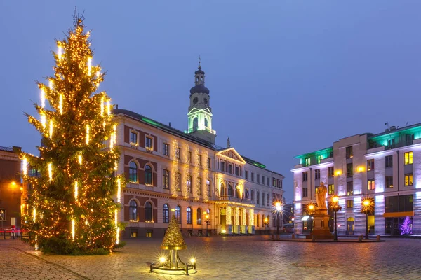 Plaza del Ayuntamiento en el casco antiguo de Riga, Letonia —  Fotos de Stock