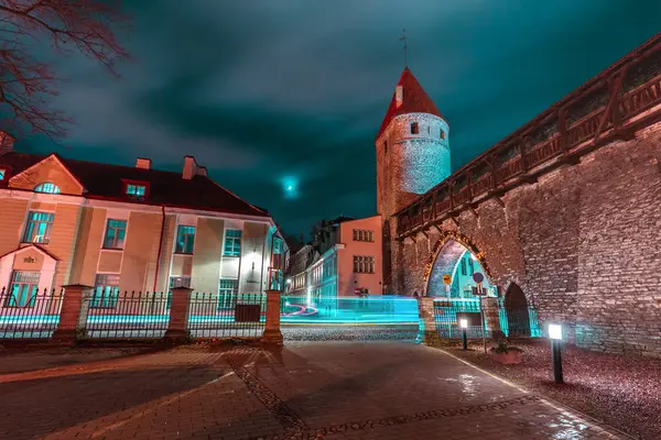 Noc starego miasta w Tallinie, Estonia — Zdjęcie stockowe