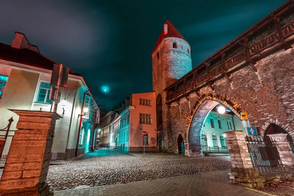 Gece eski Town, Tallinn, Estonya — Stok fotoğraf