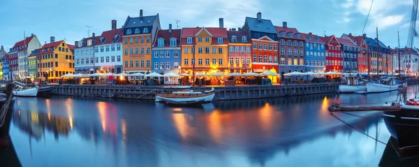 Panoráma a Nyhavn-Koppenhágában, Dánia. — Stock Fotó