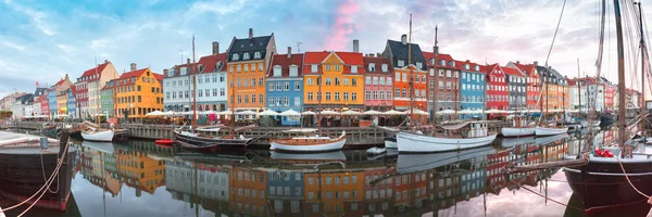 Nyhavn-Sunrise-Koppenhága, Dánia. — Stock Fotó