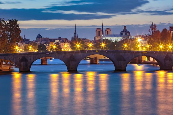 Natt Seine och Pont Royal, Paris, Frankrike — Stockfoto