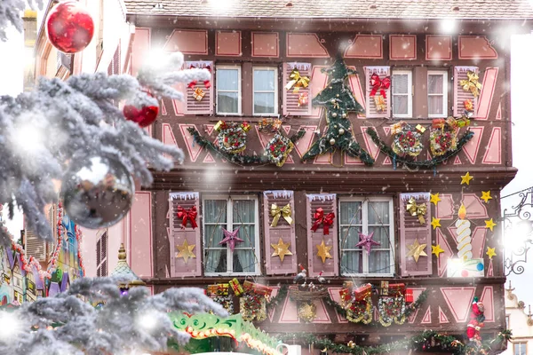 Weihnachtshaus in colmar, frankreich — Stockfoto