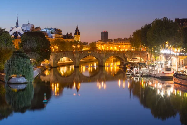 Night Ile de la Cite v Paříži, Francie — Stock fotografie