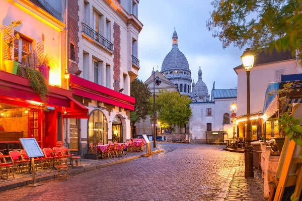 Монмартр в Париже, Франция — стоковое фото