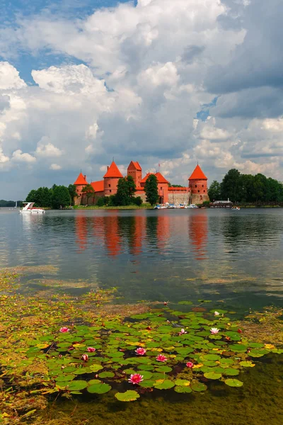 Trakai ada kale yaz gün — Stok fotoğraf